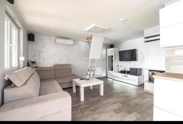 Фото номера Дом с 1 спальней Дома для отпуска Domek letniskowy nad jeziorem w Spalonej - IBIZA г. Kunice 30
